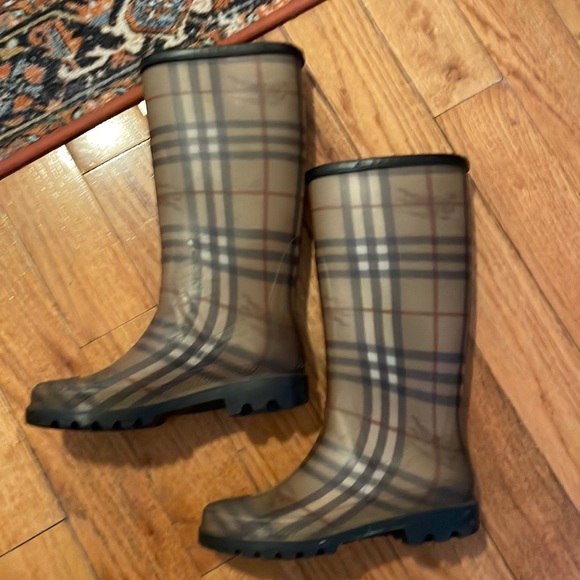 Authentic Burberry Rain Boots - Picture 2 of 6